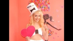 Оригинальный наряд из бумаги. РадиусFM вызов принят))