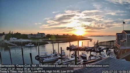 Barnstable - Barnstable Harbor - Mattakeese Wharf